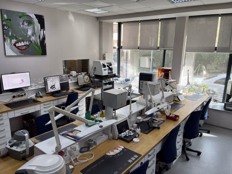 Coroane de Zirconiu DipaDent Bucuresti